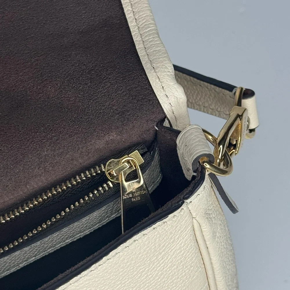 Louis Vuitton Diane Cream Empriente Monogram - Picture 13 of 16